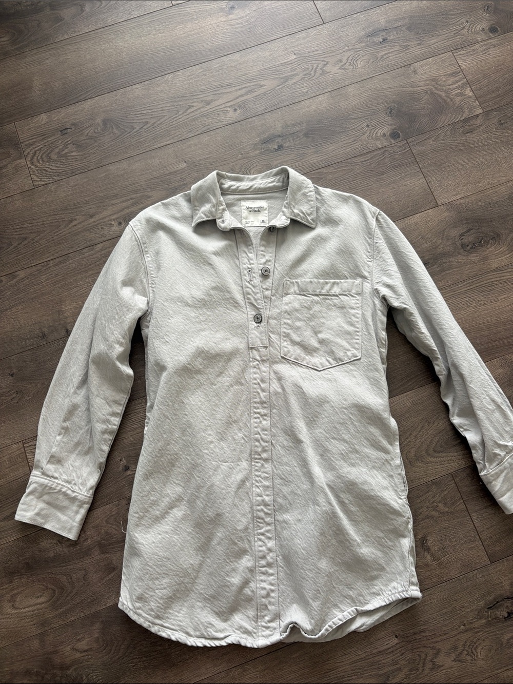 Abercrombie & Fitch Light Gray Women's Casual Button-Down Shirt